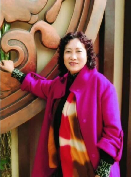 西安市(一带一路)书法院副院长李艳秋